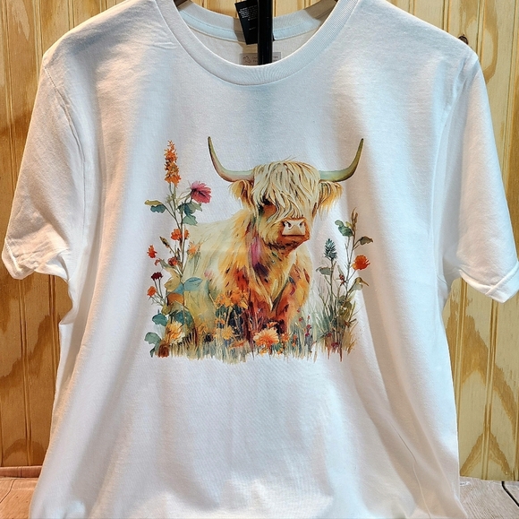 White Graphic Tee with Highland Cow Design - Picture 10 of 10